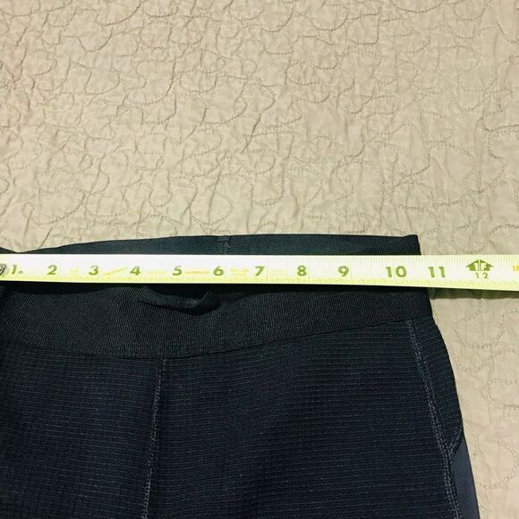 Alana black leggings size XS…S102 - Picture 4 of 10